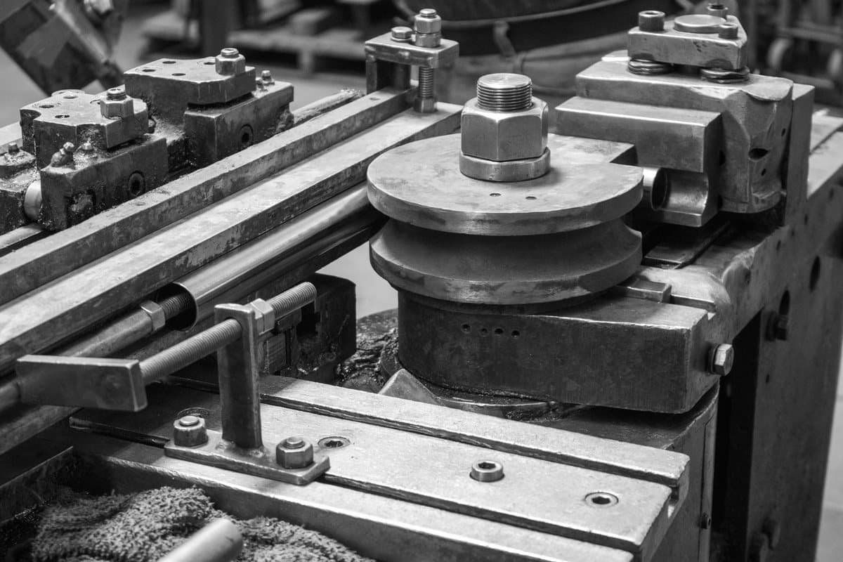 Mandrel tube bender tooling and bend die
